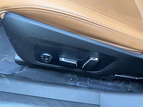 Used 2025 BMW 330i Sedan image 30