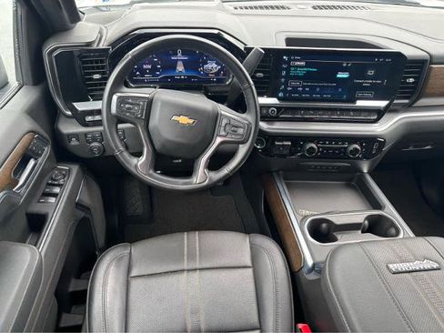 Used 2025 Chevrolet Silverado 2500 High Country w/ High Country Premium Package AWD/4WD image 18