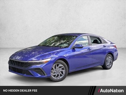 Used 2024 Hyundai Elantra SEL FWD image 1