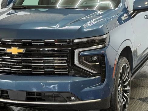 Certified 2025 Chevrolet Suburban High Country image 7