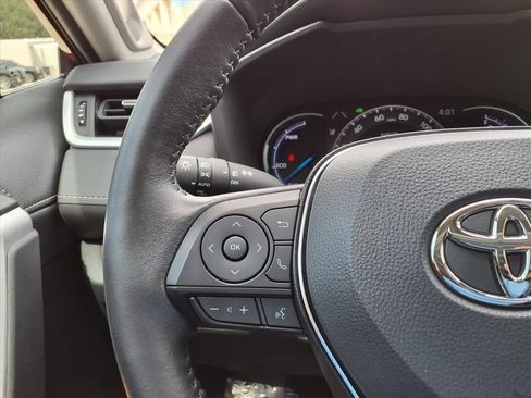 Used 2022 Toyota RAV4 Limited AWD/4WD image 31