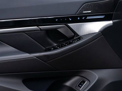 Used 2026 BMW 530i xDrive image 27