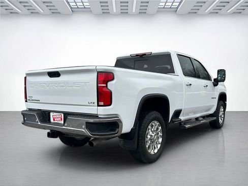 Used 2025 Chevrolet Silverado 2500 LTZ w/ LTZ Premium Package image 4