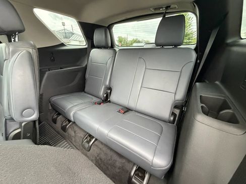 Used 2019 Chevrolet Traverse Premier w/ Driver Confidence II Package FWD image 21