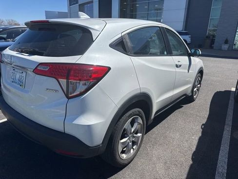 Used 2021 Honda HR-V LX image 3
