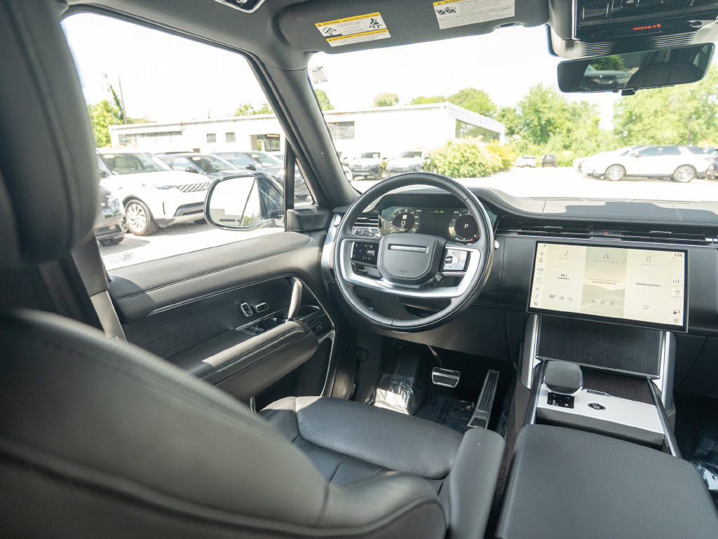 Certified 2024 Land Rover Range Rover SE AWD/4WD image 19