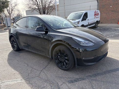 Used 2023 Tesla Model Y Long Range image 7