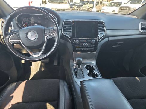 Used 2020 Jeep Grand Cherokee Altitude AWD/4WD image 17