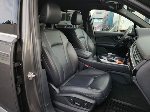 Used 2019 Audi Q7 3.0T Prestige w/ Prestige Package image 26