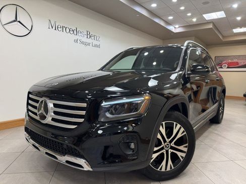 Certified 2025 Mercedes-Benz GLB 250 image 1