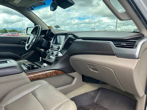 Used 2017 Chevrolet Suburban Premier AWD/4WD image 10