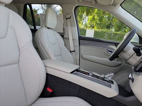 New 2026 Volvo XC90 T8 Ultra w/ Protection Package Premier AWD/4WD image 14