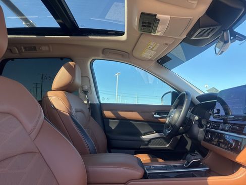 Certified 2024 Nissan Pathfinder Platinum w/ Cargo Package image 28