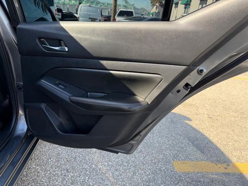 Used 2020 Nissan Altima 2.0 SR FWD image 35
