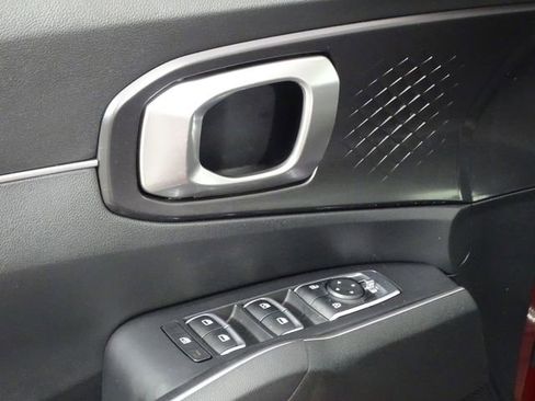 Used 2022 Kia Sorento LX image 19