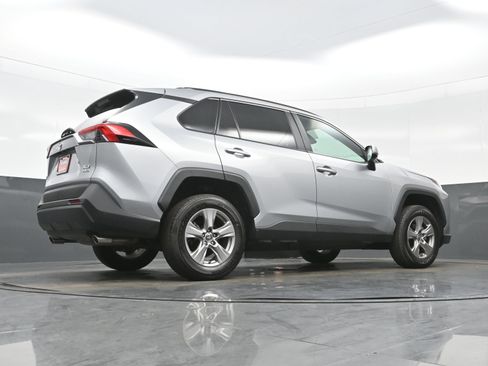 Used 2025 Toyota RAV4 XLE AWD/4WD image 32