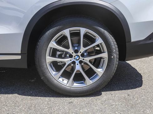 New 2026 BMW X5 sDrive40i w/ Parking Assistance Package RWD image 8