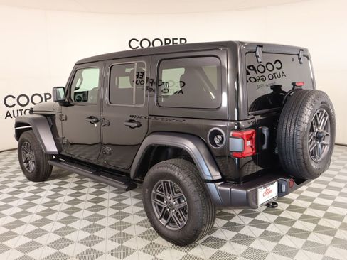 Used 2025 Jeep Wrangler Sport S image 22