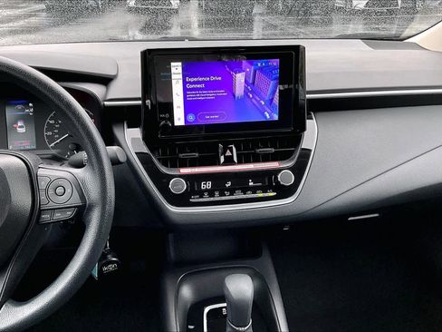 Used 2025 Toyota Corolla LE image 7