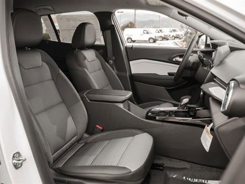 New 2026 Chevrolet Trax LT w/ Driver Confidence Package image 70