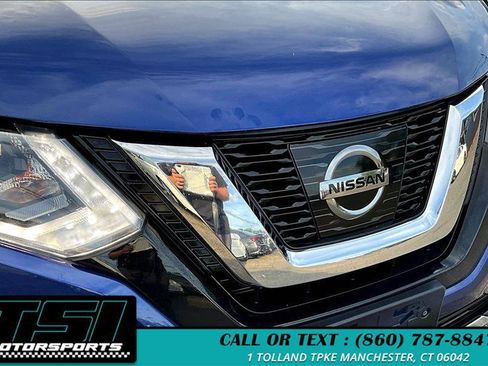 Used 2017 Nissan Rogue SV w/ SV Premium Package image 28