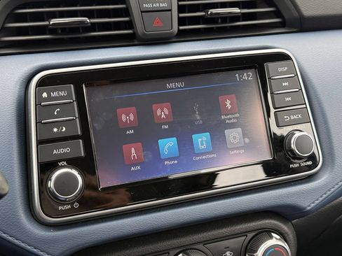 Used 2025 Nissan Versa SV FWD image 20