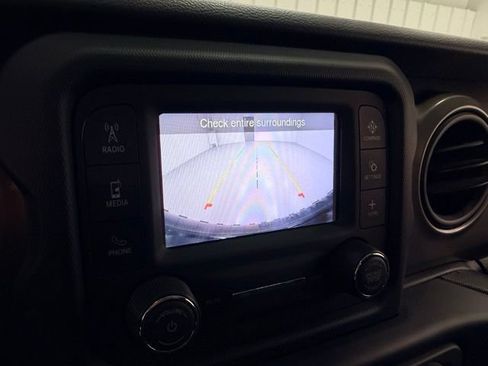 Used 2021 Jeep Wrangler Sport AWD/4WD image 13
