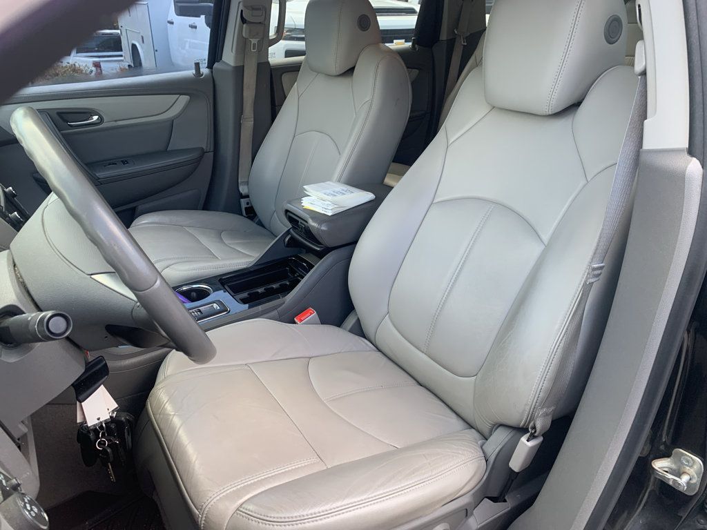 Used 2015 Chevrolet Traverse LT FWD image 5