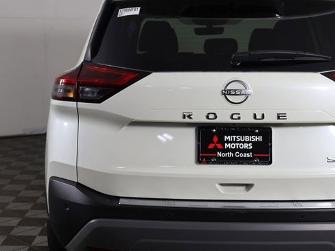 Used 2023 Nissan Rogue SV image 12