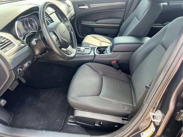 Used 2020 Chrysler 300 Touring w/ Chrome Appearance Package RWD image 15
