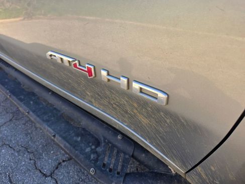 Used 2024 GMC Sierra 2500 AT4 w/ AT4 Preferred Package image 15