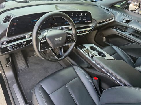 Used 2024 Cadillac Lyriq Tech RWD image 17