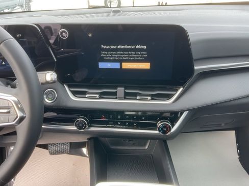 New 2026 Chevrolet Equinox LT image 17