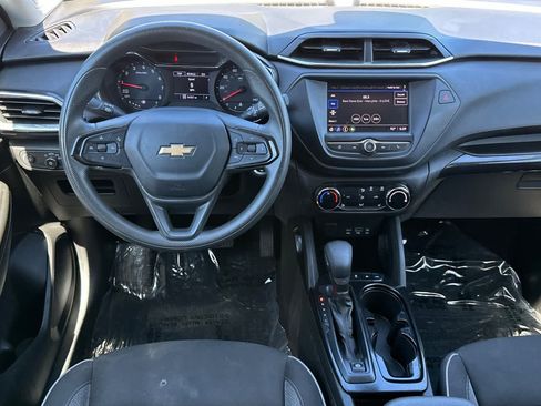 Used 2023 Chevrolet TrailBlazer LT AWD/4WD image 14