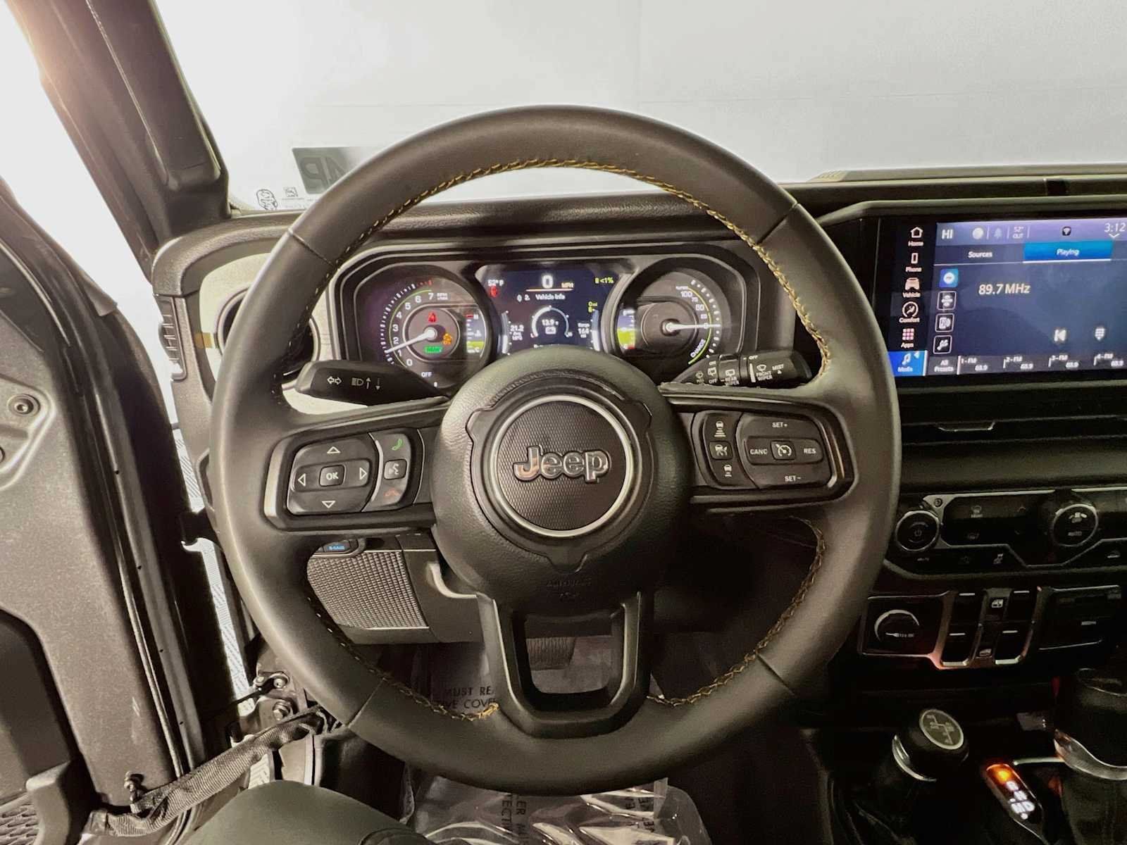 Used 2024 Jeep Wrangler Unlimited AWD/4WD image 11