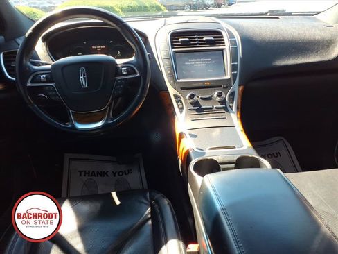 Used 2020 Lincoln Nautilus Reserve AWD/4WD image 9