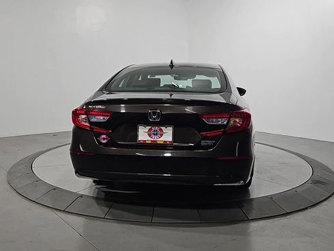 Used 2018 Honda Accord Touring image 4