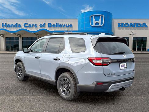 New 2025 Honda Pilot TrailSport image 3