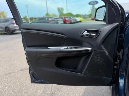 Used 2013 Dodge Journey Crew w/ Driver Convenience Group FWD image 9