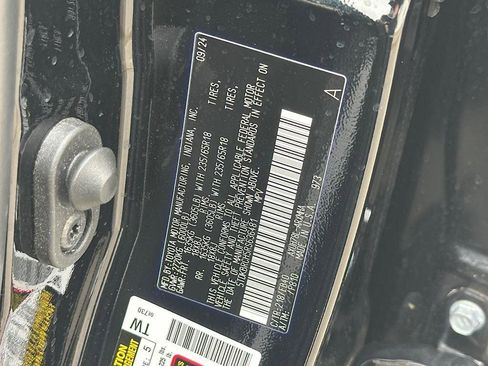 Certified 2024 Toyota Highlander XLE AWD/4WD image 30