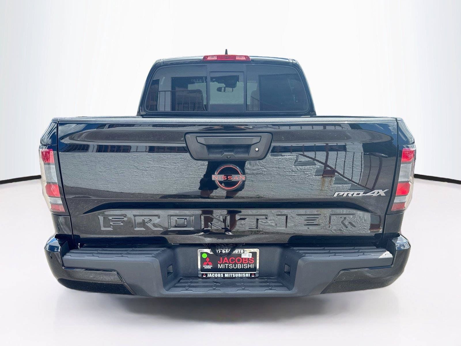 Used 2022 Nissan Frontier PRO-4X w/ Off-Road Protection Package AWD/4WD image 4