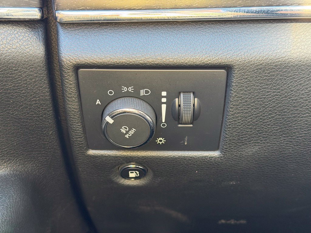 Used 2015 Jeep Grand Cherokee Limited w/ Trailer Tow Group IV AWD/4WD image 11