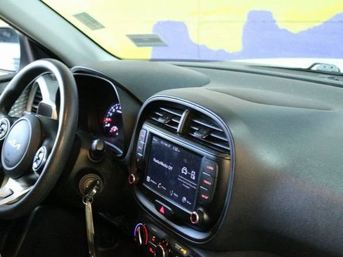 Used 2022 Kia Soul LX w/ Technology Package FWD image 10