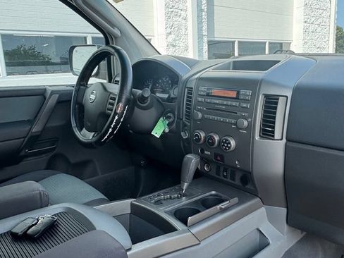 Used 2006 Nissan Titan SE AWD/4WD image 12