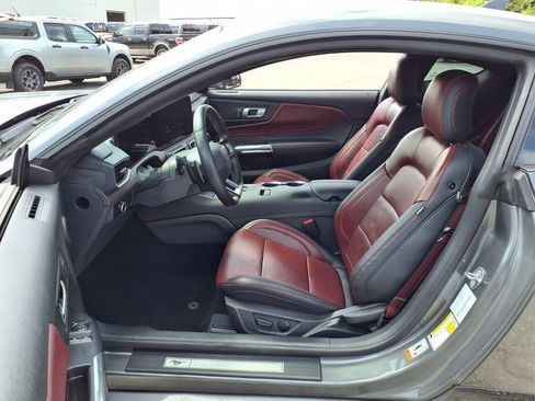 Used 2025 Ford Mustang GT Premium RWD image 34