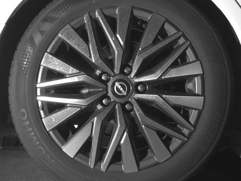 Used 2025 Nissan Altima 2.5 SV image 15