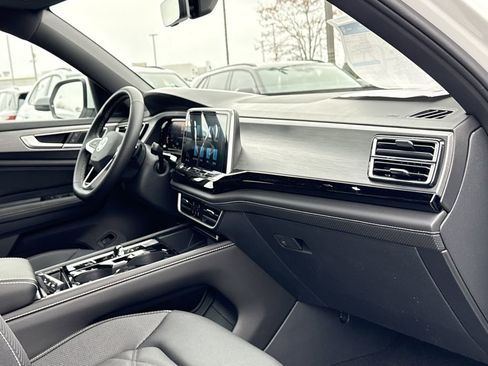 New 2026 Volkswagen Atlas Cross Sport SE image 21