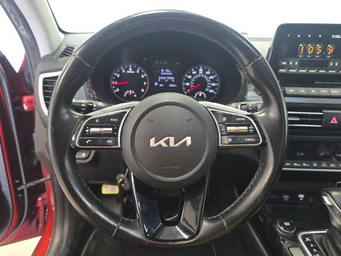 Used 2022 Kia Seltos S FWD image 11