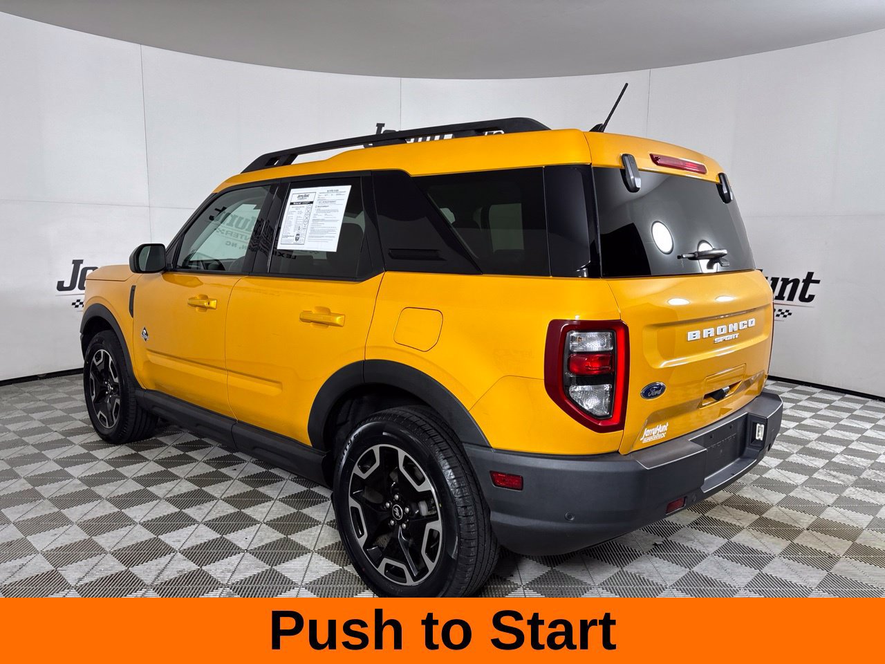 Used 2023 Ford Bronco Sport Outer Banks w/ Tech Package AWD/4WD image 9