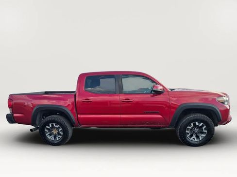Used 2019 Toyota Tacoma TRD Off-Road AWD/4WD image 5